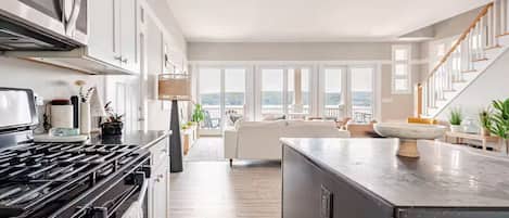 ميكروويف، فرن، موقد طهي مسطح، غسالة أطباق