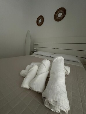 2 chambres, fer et planche à repasser, accès au Wi-Fi (inclus)