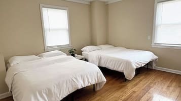 3 bedrooms, iron/ironing board, WiFi, bed sheets