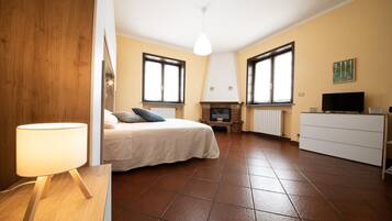 Schreibtisch, WLAN, Bettwäsche