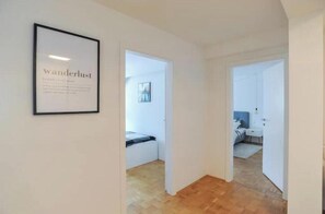 2 bedrooms, iron/ironing board, Internet, bed sheets