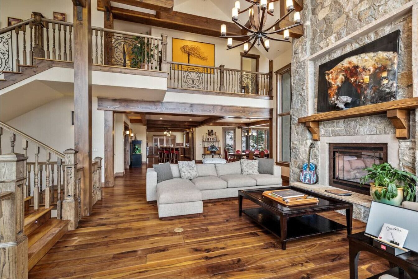 TV, fireplace, stereo