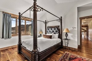 8 bedrooms, iron/ironing board, WiFi, bed sheets