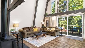 Télévision, cheminée