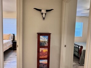 2 habitaciones, acceso a internet y ropa de cama