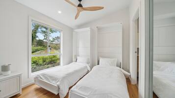 2 bedrooms, iron/ironing board, travel cot, free WiFi