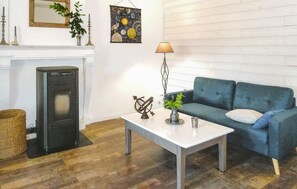TV, fireplace, DVD player, stereo