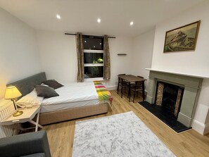 3 Schlafzimmer, Bügeleisen/Bügelbrett, WLAN, Bettwäsche