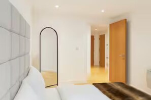 1 soverom, strykejern/-brett, wi-fi (inkludert) og sengetøy