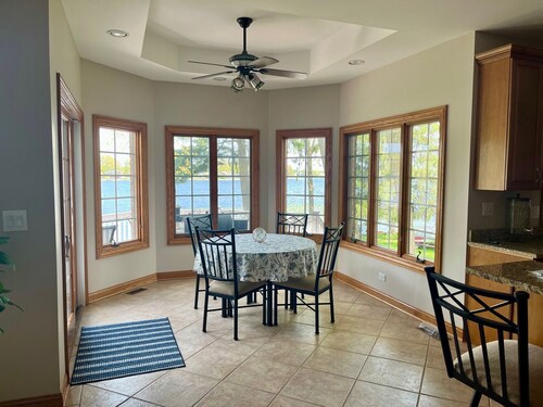 Spacious 6-bedroom house ON PINE LAKE with dock and PONTOON included