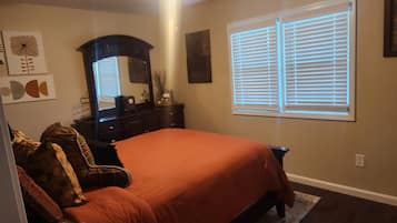 1 bedroom, iron/ironing board, free WiFi, bed sheets