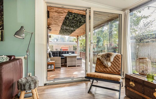Charming home, fenced garden