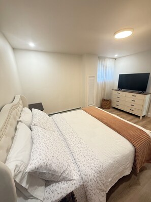 2 habitaciones, tabla de planchar con plancha, wifi y ropa de cama 