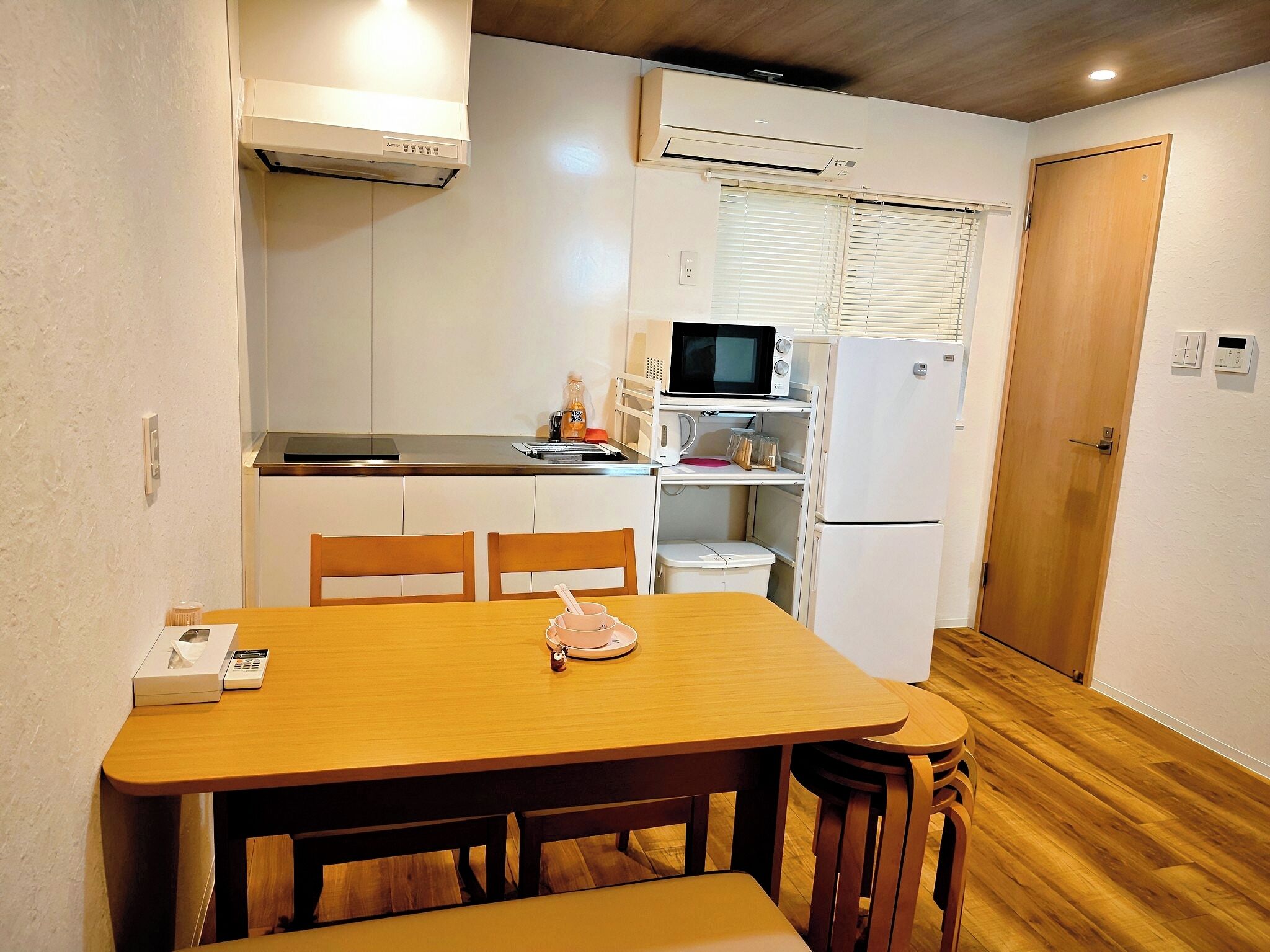 Fridge, microwave, stovetop, electric kettle