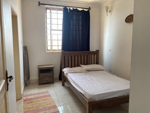 3 bedrooms, iron/ironing board, WiFi, bed sheets