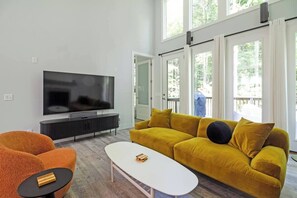 Living area - Modern Design in Nature,  Luxe Escape, Entire home in Fennville, Michigan, (Fennville)