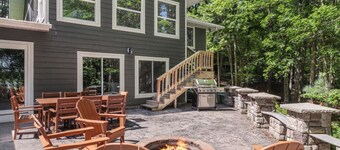 Waterfront! Private dock! Water toys! Sleeps 21!