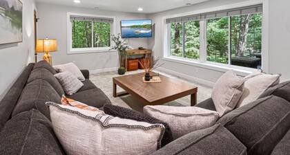 Waterfront! Private dock! Water toys! Sleeps 16!