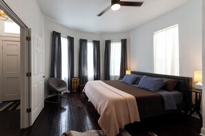 2 dormitorios, tabla de planchar con plancha, wifi y ropa de cama