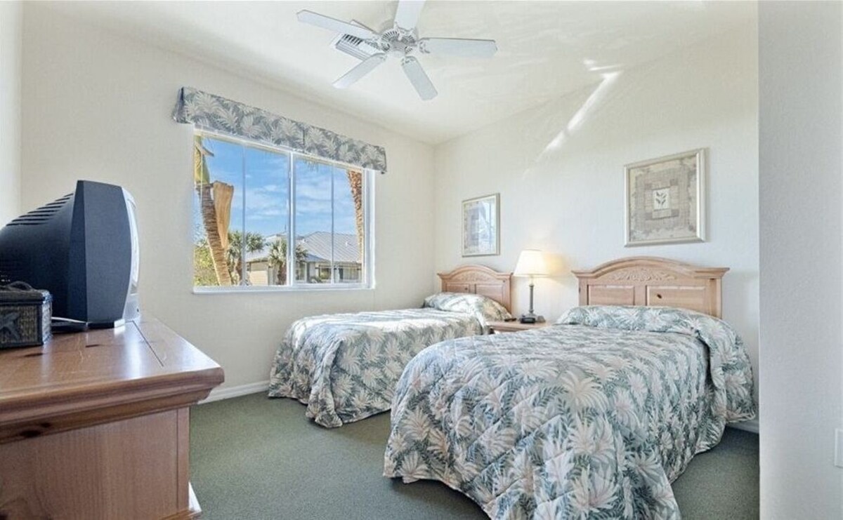 Photo 4 of Resort-Style Naples Condo, Lake Views, Golf, Pool & Beaches Nearby