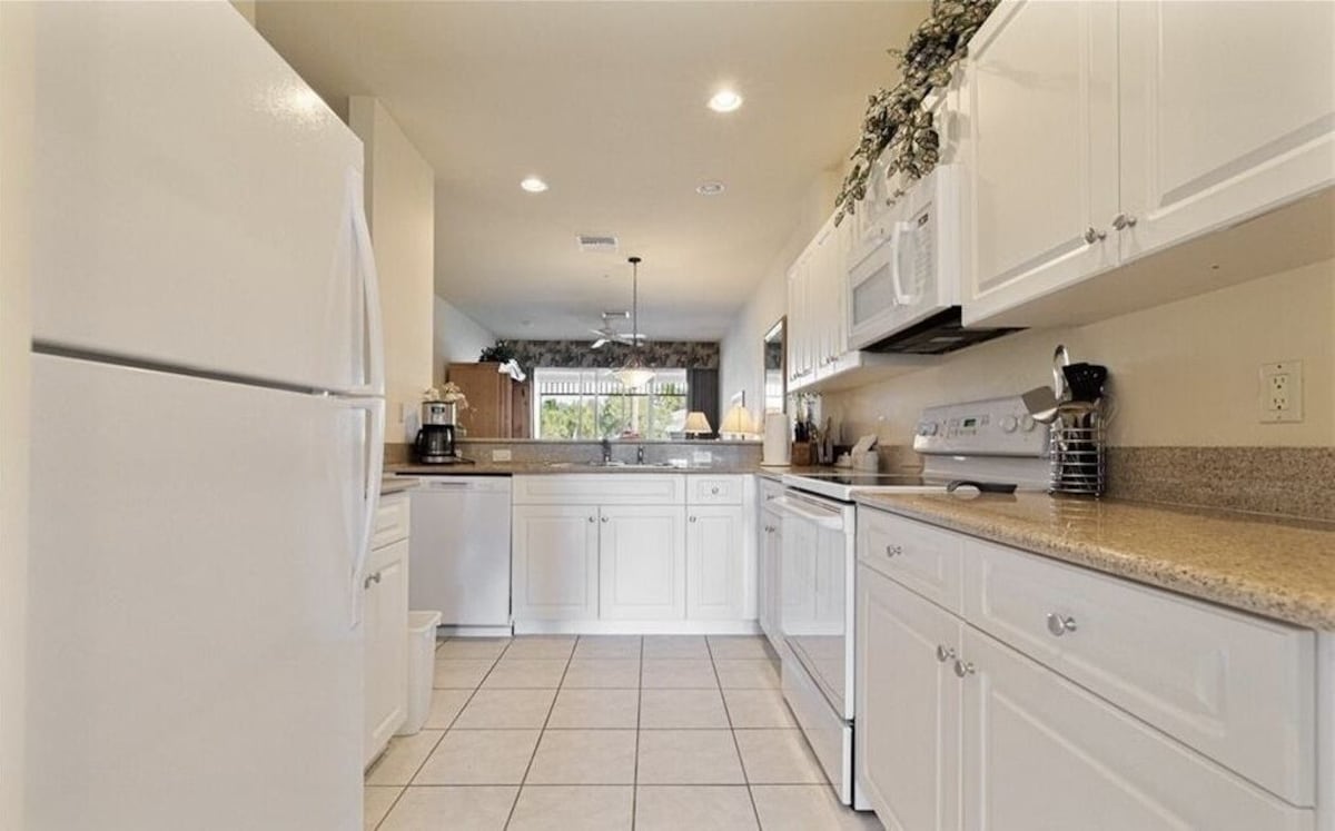 Photo 7 of Resort-Style Naples Condo, Lake Views, Golf, Pool & Beaches Nearby