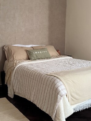 2 bedrooms, iron/ironing board, WiFi, bed sheets - Full apartment for 4/5 people in downtown Mendoza; optional parking in front of the apartment. (Mendoza)