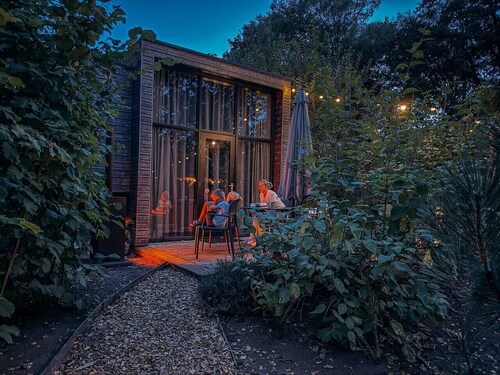 ✨ Tiny Cube – Cozy 4-person tiny house with hot tub at De Hoge Veluwe