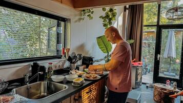 Frigorífic, microones, forn i placa de cuina