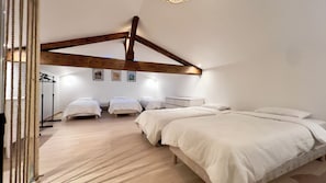 3 bedrooms, iron/ironing board, WiFi, bed sheets