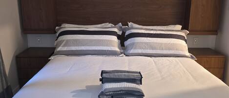 1 bedroom, iron/ironing board, internet, bed sheets