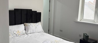 Peaceful Luton Apartment Close to Airport & Amenities