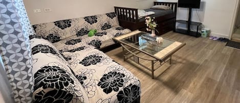 2 chambres, fer et planche Ă repasser, accĂšs au Wi-Fi (inclus)