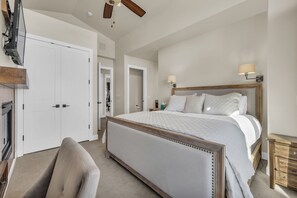 3 bedrooms, iron/ironing board, internet, bed sheets