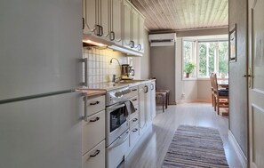 KĂŒhlschrank, Mikrowelle, Ofen, Herdplatte