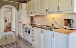 Refrigerador, horno, placa de cocina, cafetera/tetera