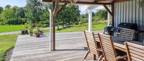 تناول الطعام بالخارج