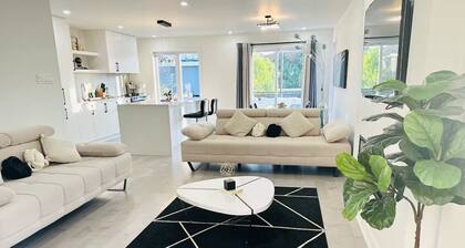 Spacious 5-bedroom apartment in enjoyable Longueuil with AC