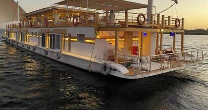 Fantastic cabin with AC in Luxor Governorate 1