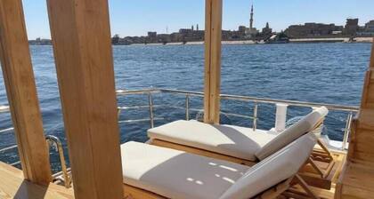 Cozy cabin in wonderful Luxor Governorate with AC 4