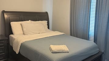 4 habitaciones, caja de seguridad en la habitación y escritorio