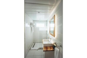 Hair dryer, soap, toilet paper - Charming 1-bedroom hotel suites in Luxor Governorate with AC 3 (Luxor Governorate)