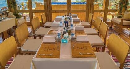 Charming 1-bedroom hotel suites in Luxor Governorate with AC 3