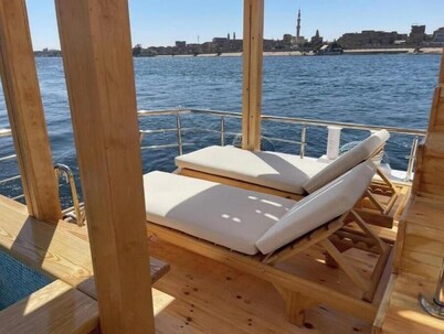 Charming 1-bedroom hotel suites in Luxor Governorate with AC 3