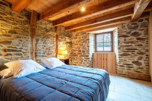 4 habitaciones, tabla de planchar con plancha y wifi gratis