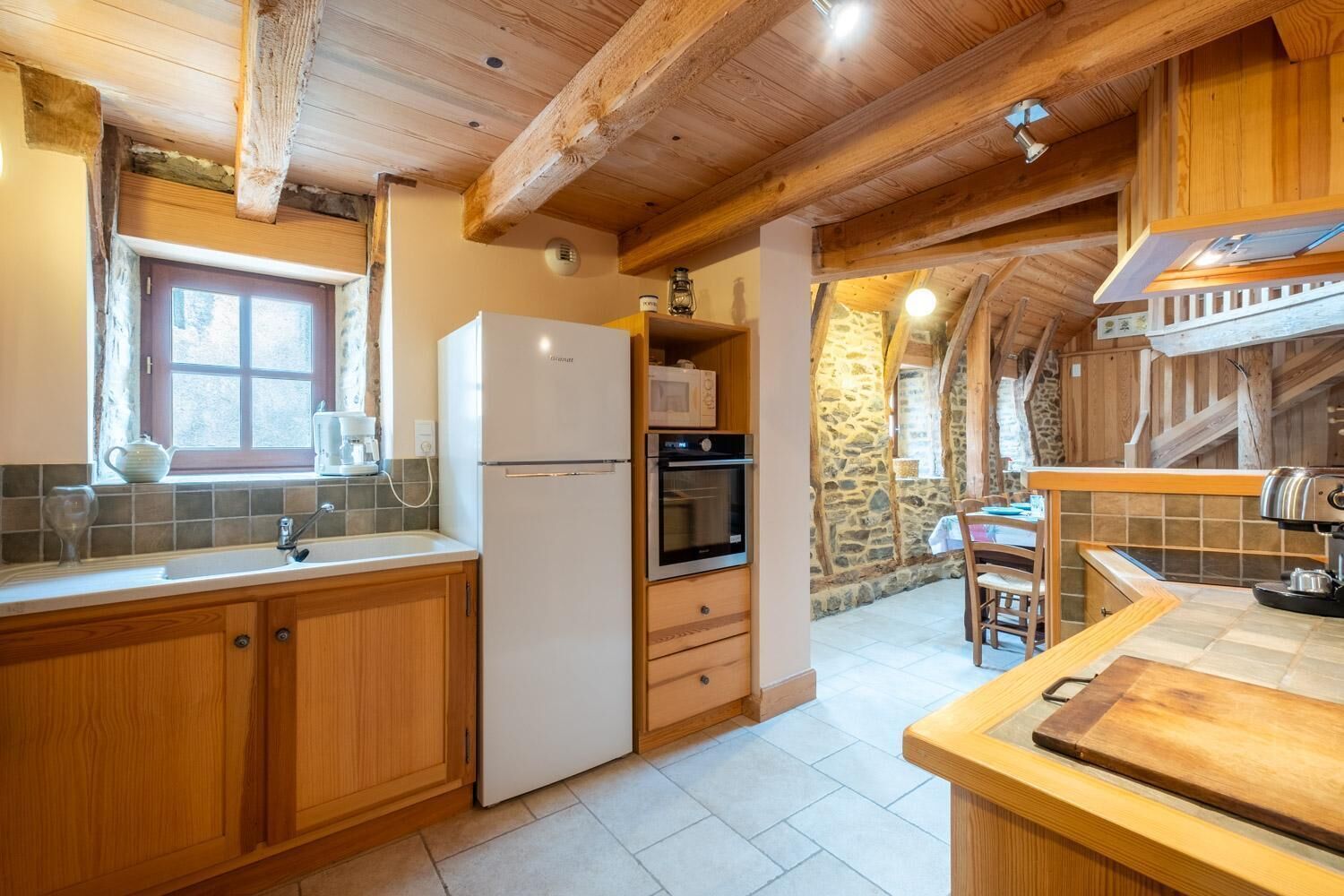 ثلاجة، ميكروويف، فرن، غسالة أطباق