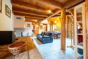 Interior - La Grange - LES SALCES (LES SALCES)