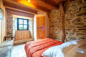4 camere, ferro/asse da stiro, Wi-Fi gratuito