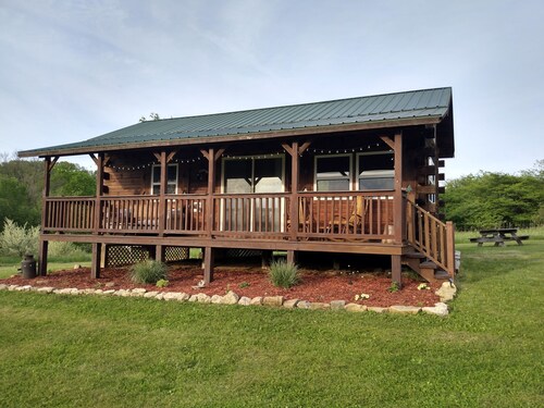 Private cabin on the beautiful Kickapoo River Valley near Wildcat Mountain Park.