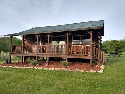 Private cabin on the beautiful Kickapoo River Valley near Wildcat Mountain Park.