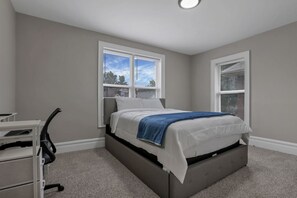 4 bedrooms, desk, iron/ironing board, travel cot